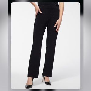 NWT Chico’s Travelers Classic No Tummy Pants Black Size 0 Regular